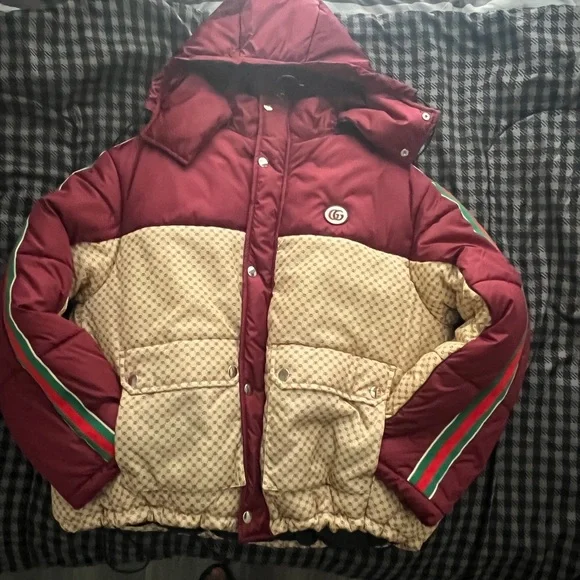 AUTH Gucci Burgundy and Beige Monogram Puffer Jacket with Green-Red Stripes NWOT - Picture 1 of 2